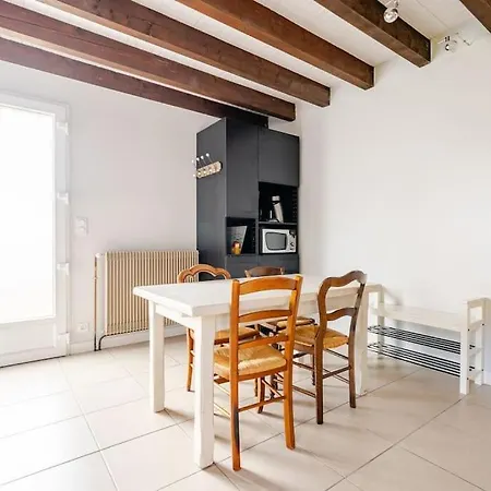 Chez Lylou Perrier